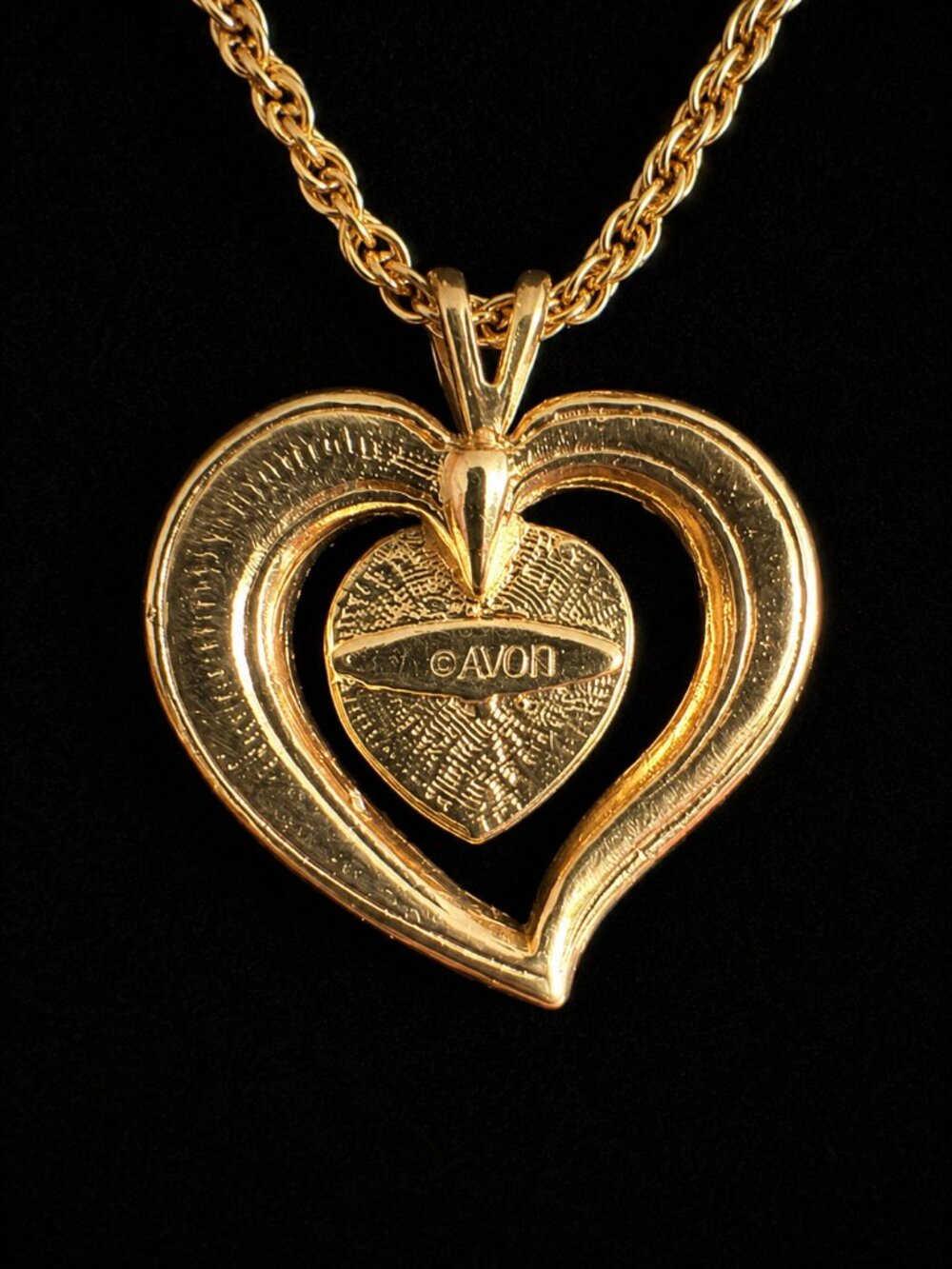 Vintage Avon Gold Tone Open Heart Necklace Black Enamel Rhinestone Pendant 18" - Picture 3 of 5